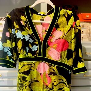 Andrea Becker (L) short sleeve shirt with flattering piping